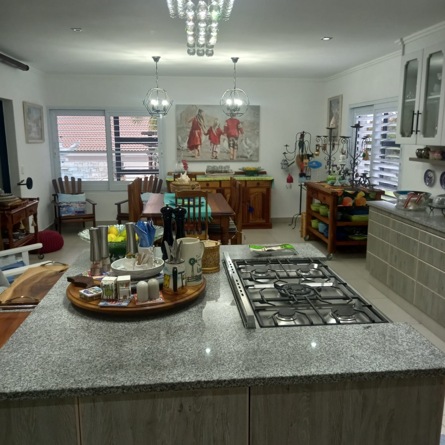 4 Bedroom Property for Sale in Menkenkop Western Cape
